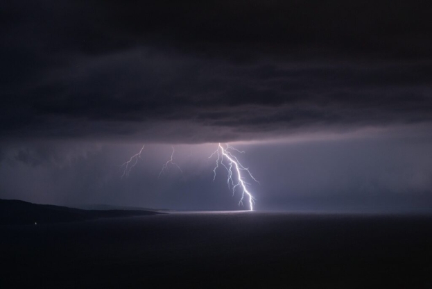 Najviši stupanj upozorenja zbog oluja: Dijelovima BiH prijete tuča i olujni udari vjetra