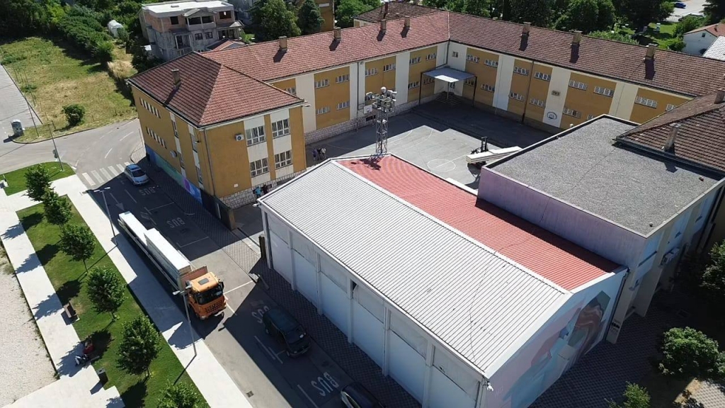 Loši uvjeti postaju prošlost: učenici odsad u toploj i sigurnoj dvorani, u utopljavanju cijele škole pomaže RH