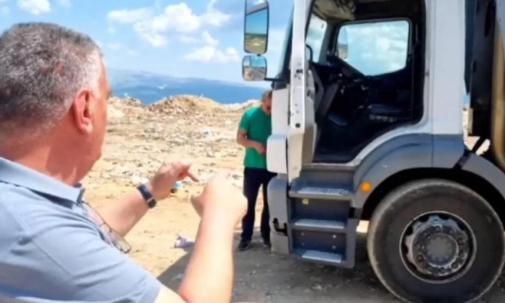 Filmska potjera: Kamion pun otpada iz Vrgorca projurio preko ulazne kapije, uslijedila je potjera u koju se uključio i gradonačelnik