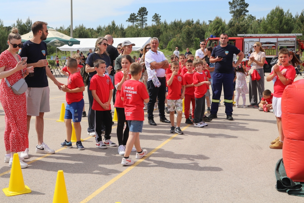 Dječje vatrogasne igre u Hrašljanima: Mali heroji oduševili publiku!