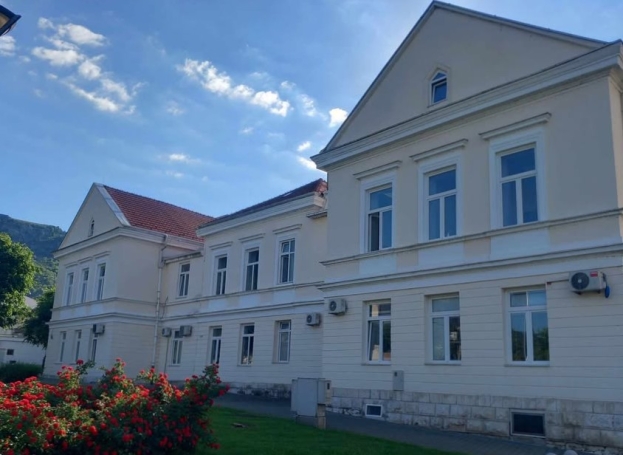 J A V N I P O Z I V za dodjelu jednokratnih financijskih potpora polaznicima prvih razreda srednjih škola s područja Grada Ljubuškog za školsku godinu 2026./2027. godinu