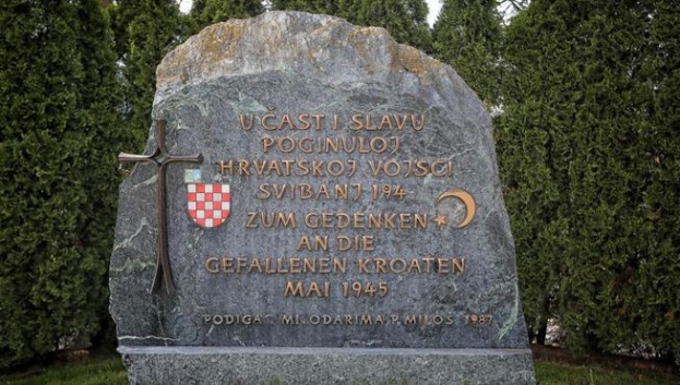Austrijske lokalne vlasti uklonile hrvatski grb sa spomenika u Bleiburgu
