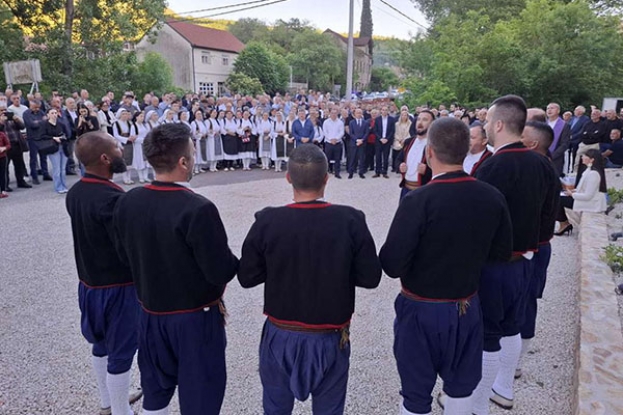 Povijesna ploča u Studencima: Hrabro zaustavljanje JNA u svibnju 1991. [FOTO]