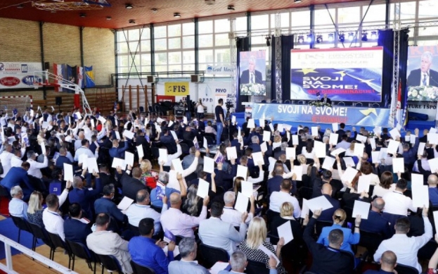 U Mostaru danas izvanredno zasjedanje HNS-a pod sloganom &quot;Narod odlučuje&quot;