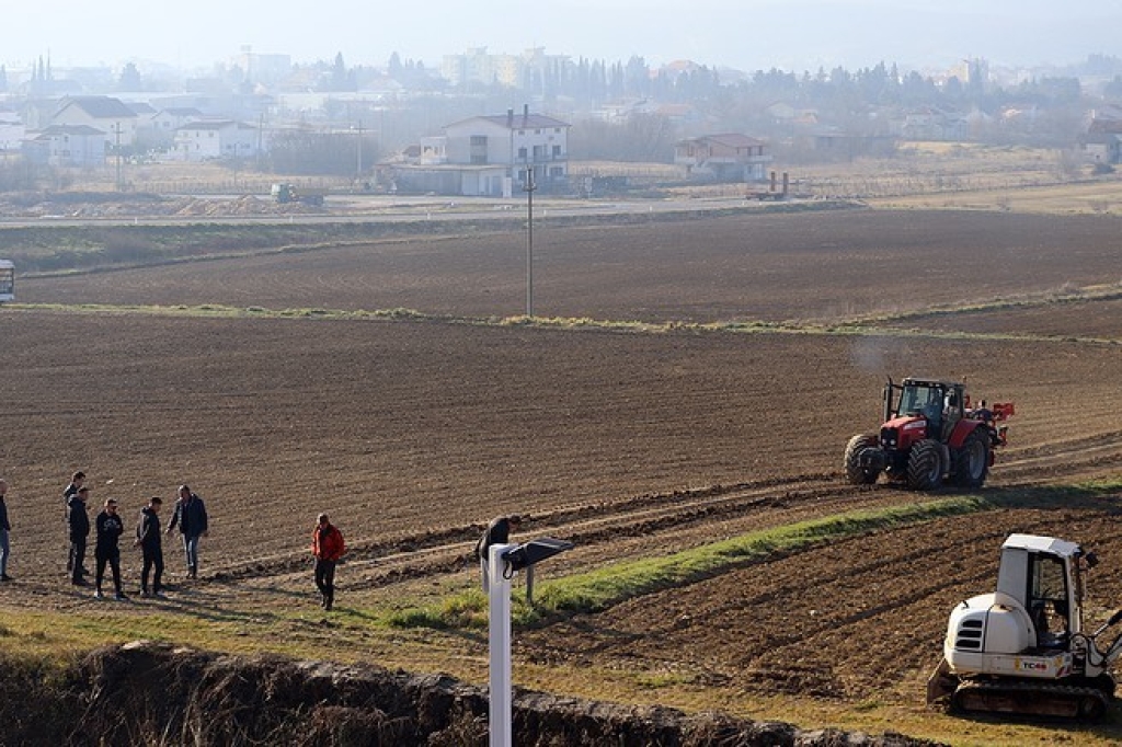 Šestorica vinogradara sade novih 150.000 trsova loze u Ljubuškom