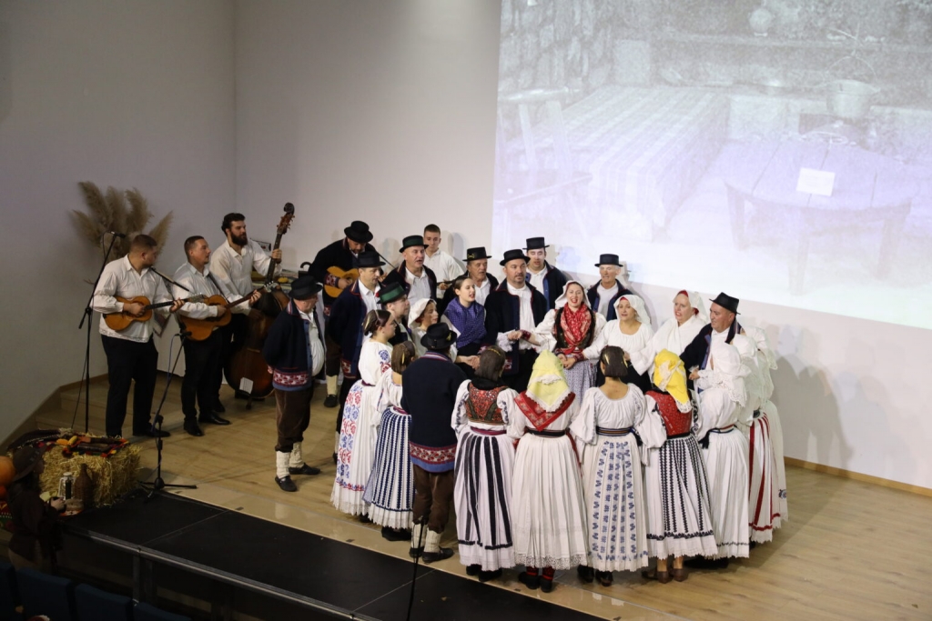 Ljubu&scaron;aci u Tenji: Prijateljstvo između Hercegovine i Slavonije