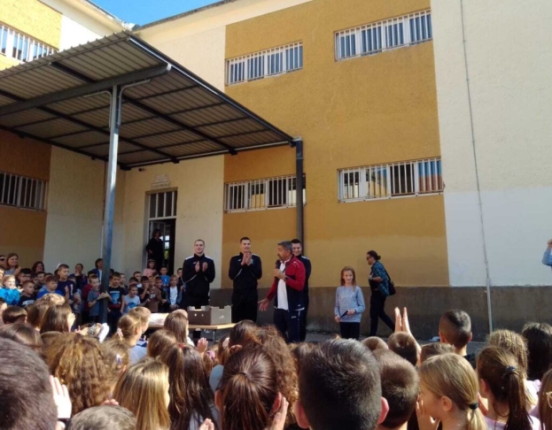 Rukometaši Izviđača posjetili učenike OŠ Marka Marulića Ljubuški