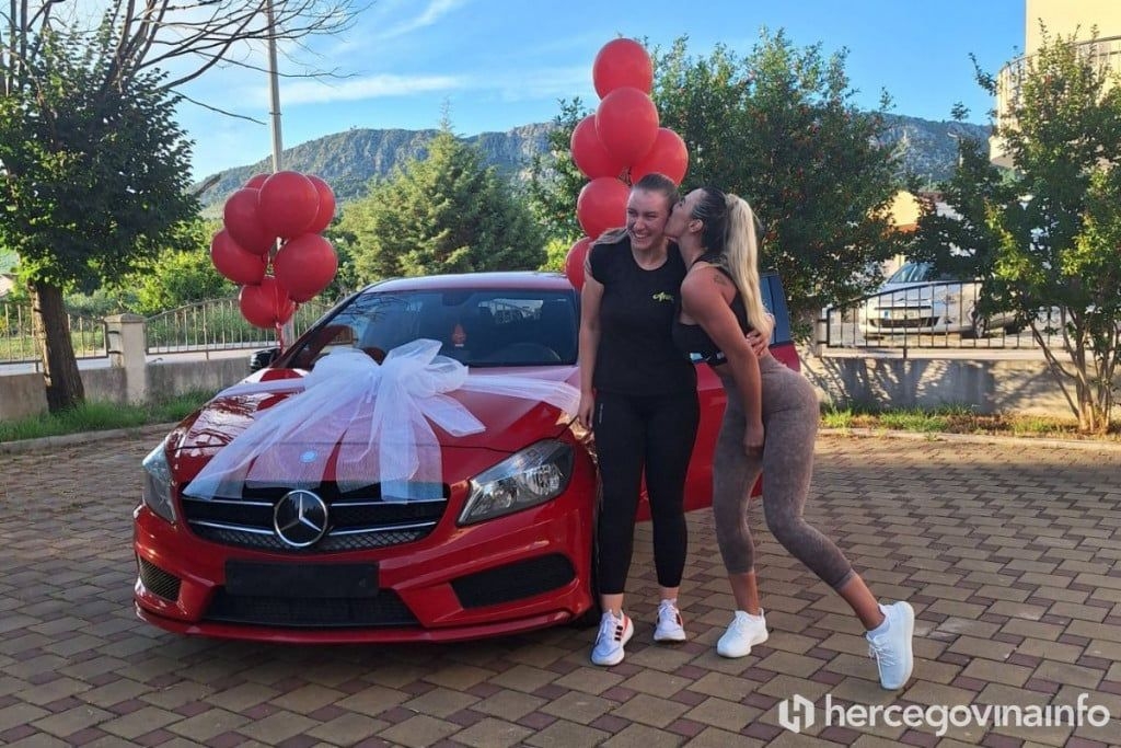 Veliko srce šefice iz Ljubuškog – djelatnici poklonila Mercedes