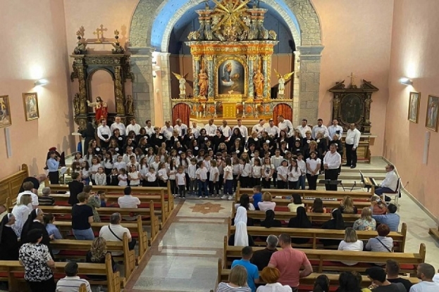 Na Humcu održan koncert Gospi u čast