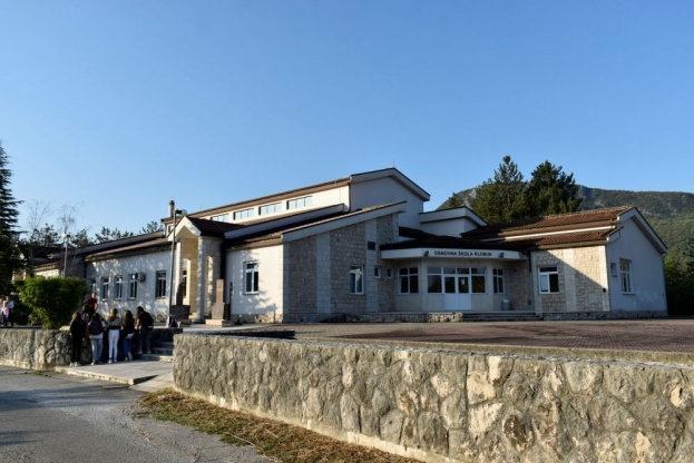 Vi&scaron;e od 360 tisuća KM za &scaron;kolu u Klobuku: Vlada FBiH podržala energetsku obnovu O&Scaron; Tin Ujević