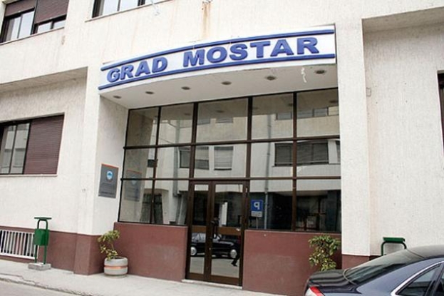 Zbog poskupljenja životnih namirnica gradonačelnik Mostara diže plaću djelatnicima