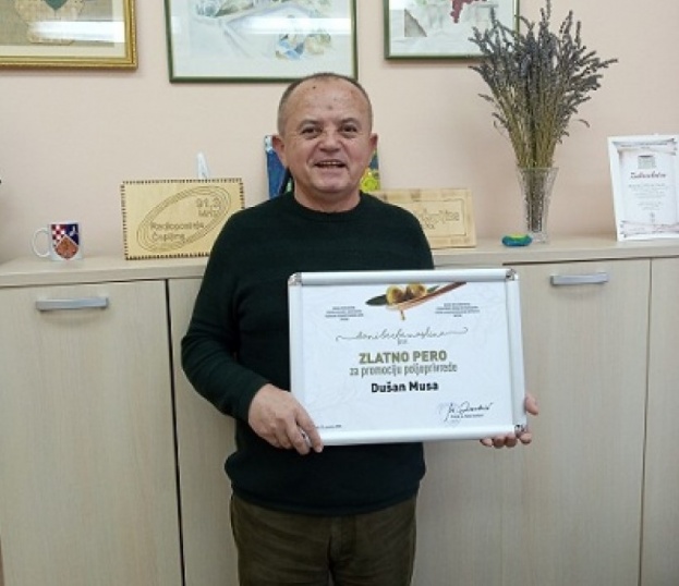 Ljubušak, kolega novinar Dušan Musa nagrađen plaketom “Zlatno pero”