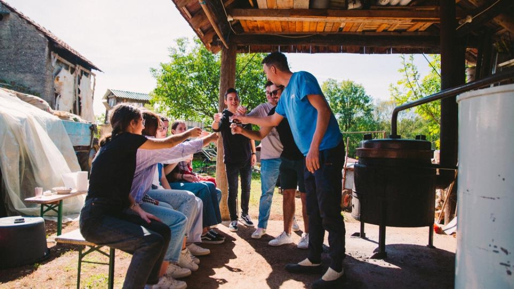 Hercegovačka tradicija i kultura u dokumentarcu, ali i tema igranoga filma