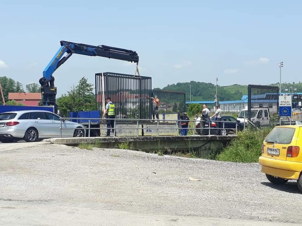 Hrvatska postavlja visoku ogradu na granici s BiH