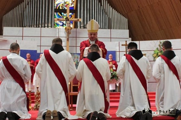 Danas svećeničko ređenje fra Slavena Tomića i fra Frana Ćorića