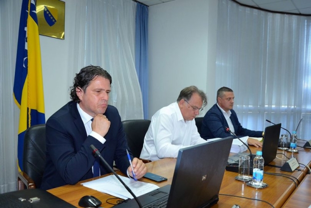 Vlada FBiH priprema set fiskalnih zakona: Minimalna plaća bit će 1.000 maraka