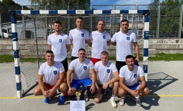 Djelatnici MUP-a ŽZH osvojili drugo mjesto na malonogometnom turniru „Jozo Leutar“
