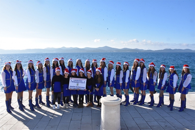 Ljubu&scaron;ke mažoretkinje nastupile na Adventu u Zadru