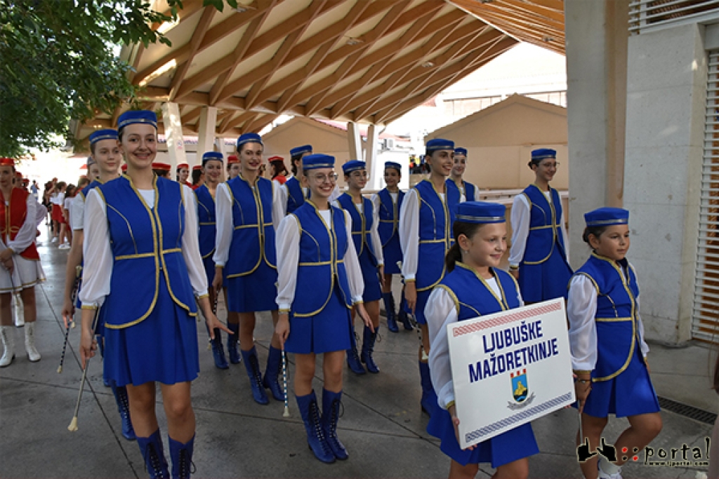 Ljubuške mažoretkinje gostovale u Vodicama [FOTO&amp;VIDEO]