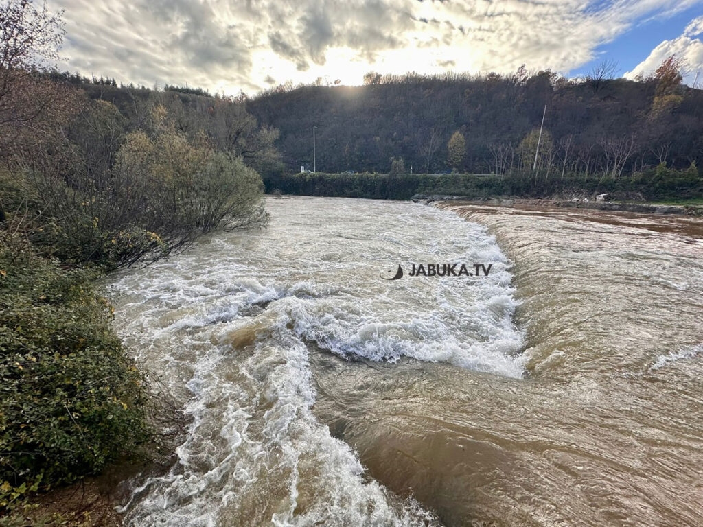 ŽZH: Vodu preporučeno prokuhavati, na snazi izvanredne mjere obrane od poplava