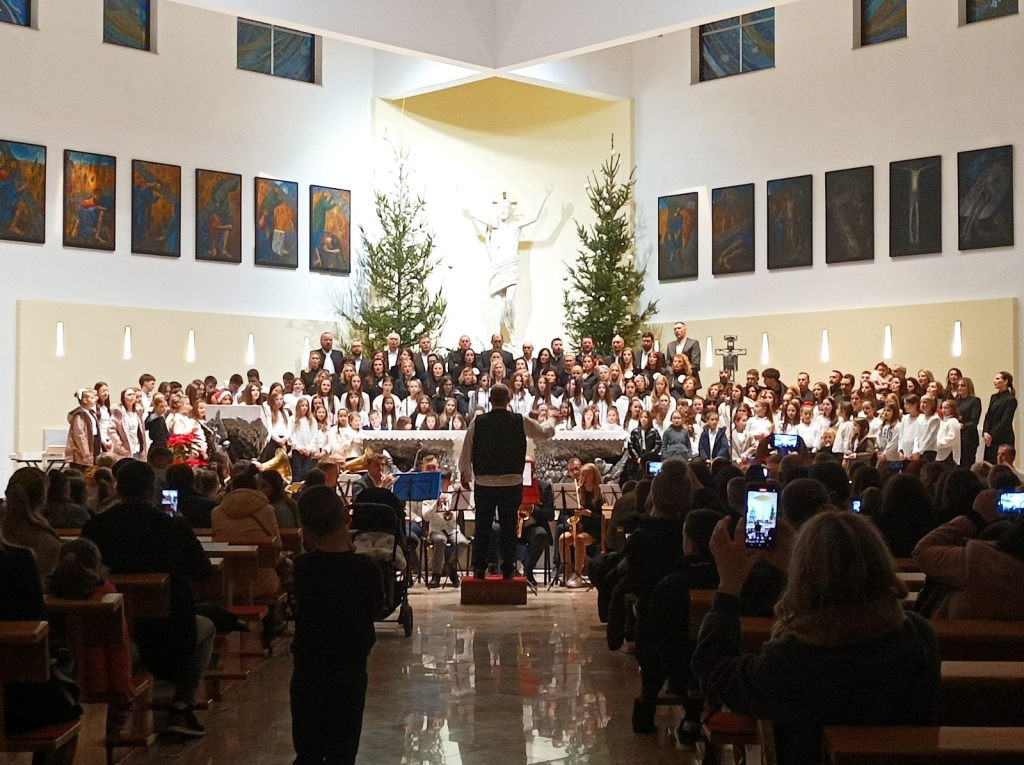 Održan tradicionalni Božićni koncert na Humcu