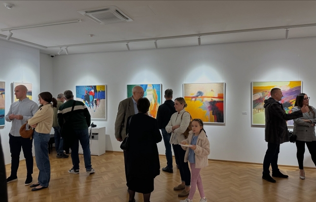 U Gradskoj galeriji Ljubuški otvorena izložba „Glazba u slici” Gorana Sučića