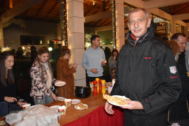 Završena humanitarna manifestacija „Advent na Humcu“ [foto]