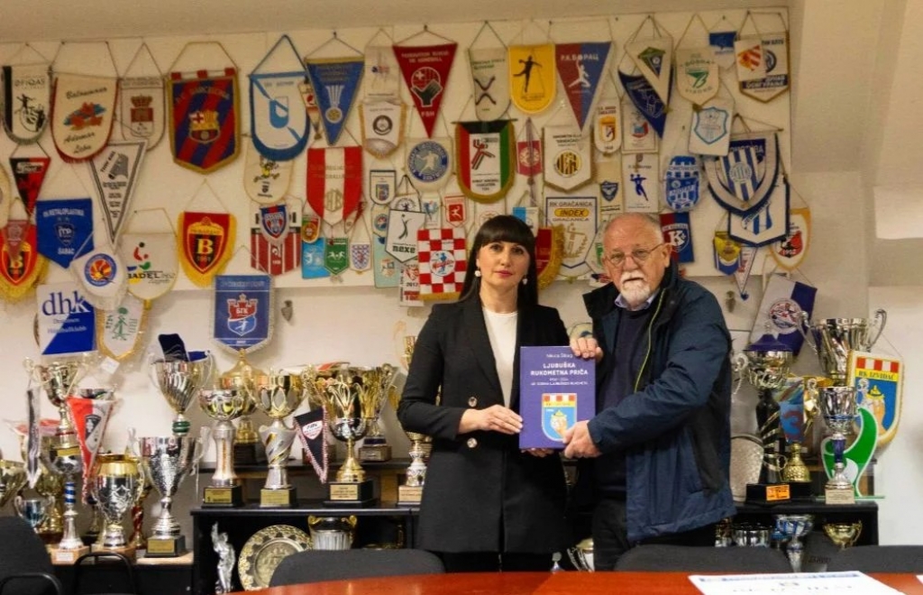 Knjigom o Izviđaču Nikica &Scaron;iljeg ispričao priču o rukometnom ponosu Ljubu&scaron;kog [VIDEO]