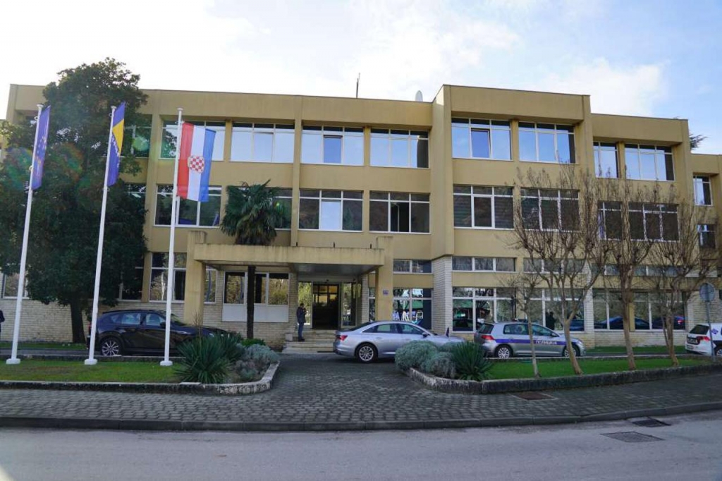 ŽZH opet primjer drugima: Sve više rođene djece i rastu plaće