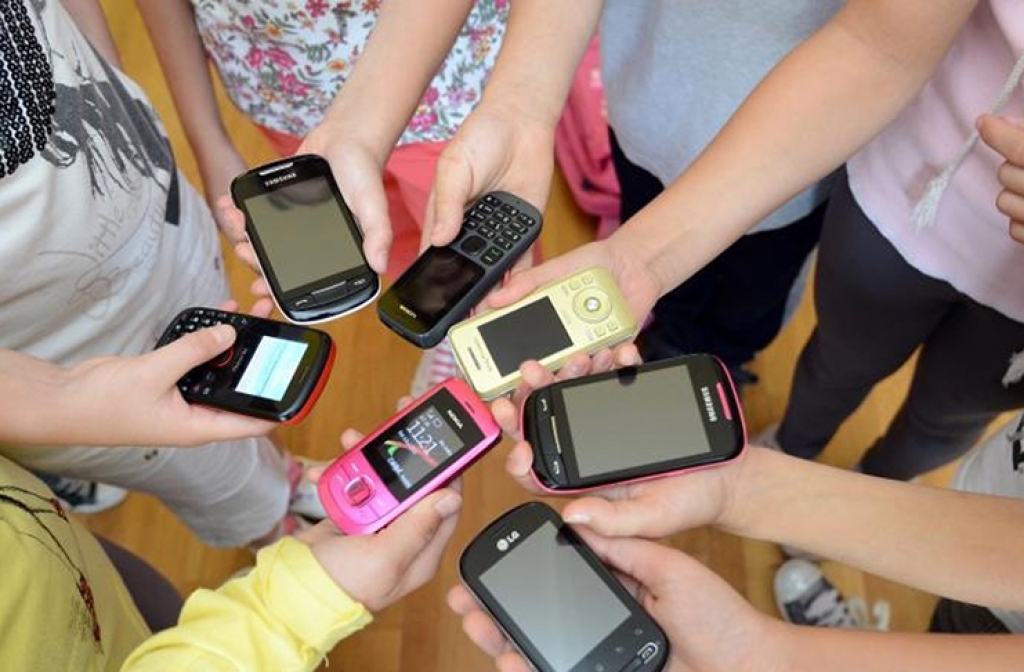 Sve manje koristimo fiksni telefon i SMS poruke
