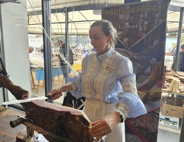 Pr&scaron;utana Herceg iz Prologa osvojila zlato na sajmu pr&scaron;uta u Sinju