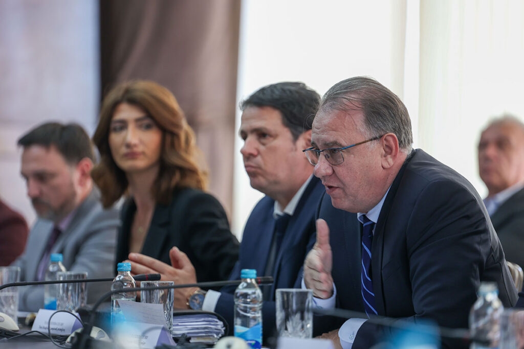 Novac za mirovine: Federacija izdvaja sredstva za uvezivanje staža u javnim i privatnim poduzećima