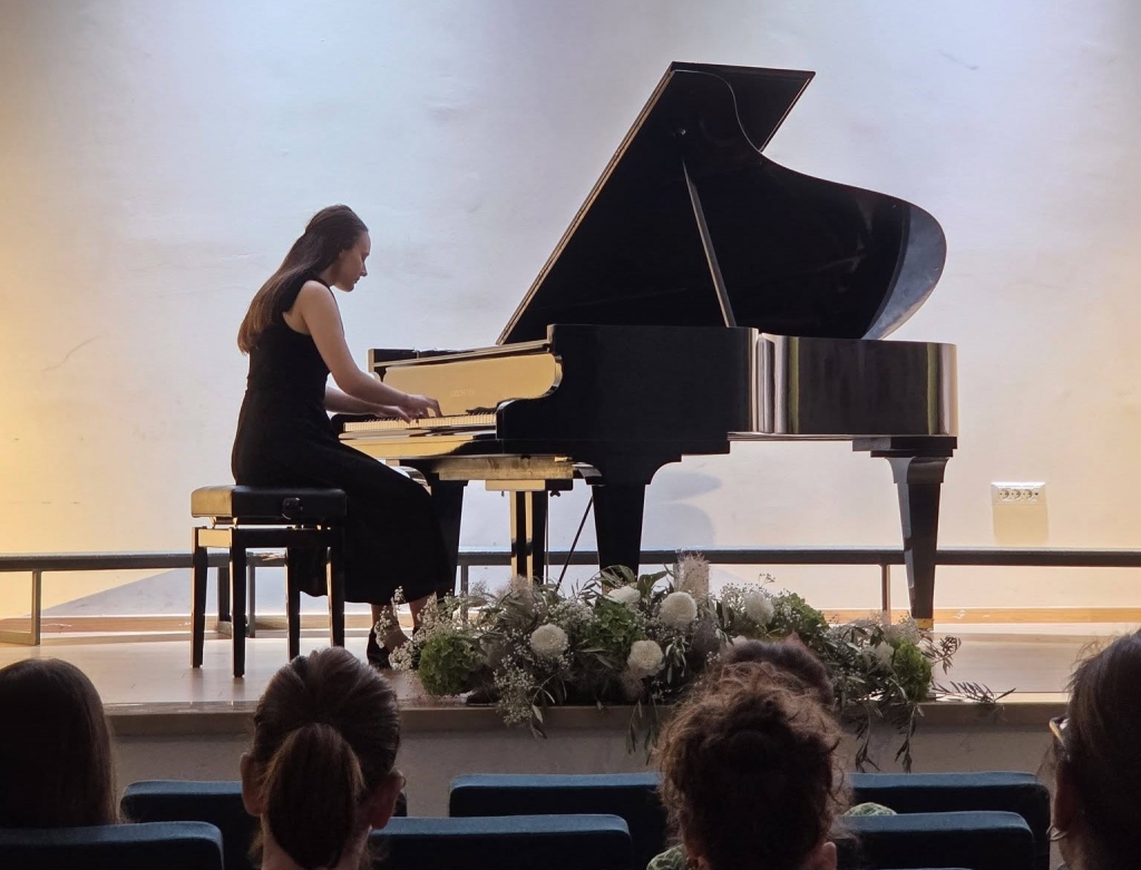 Uspje&scaron;an zavr&scaron;ni koncert maturantice Nikoline &Scaron;utalo na Humcu