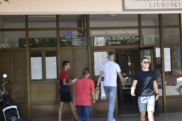 Traju upisi u Gimnaziju i Srednju strukovnu školu u Ljubuškom: „Ovo je jedan novi početak“
