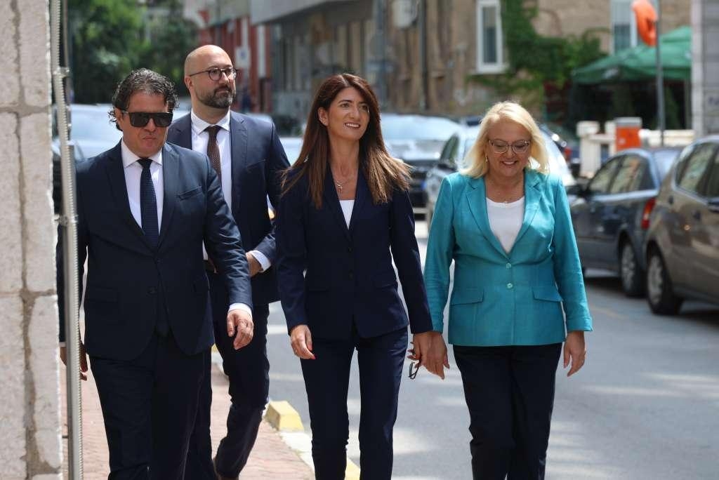 HDZ BiH predao kandidatske liste: Ovo su pobjedničke liste za izbore, odraz su stranačke politike i teritorijalnog legitimiteta te spoj iskustva i mladosti