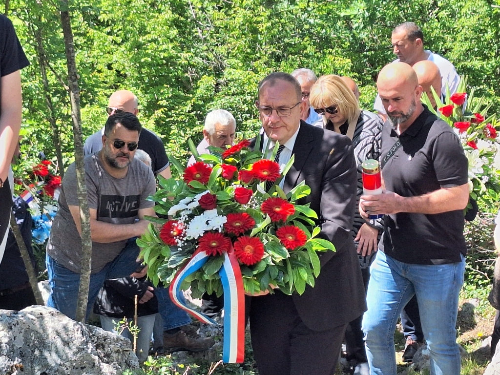 Na Markovića jami obilježena 81. obljetnica brutalnog partizanskog pogubljenja 140 hrvatskih vojnika i civila