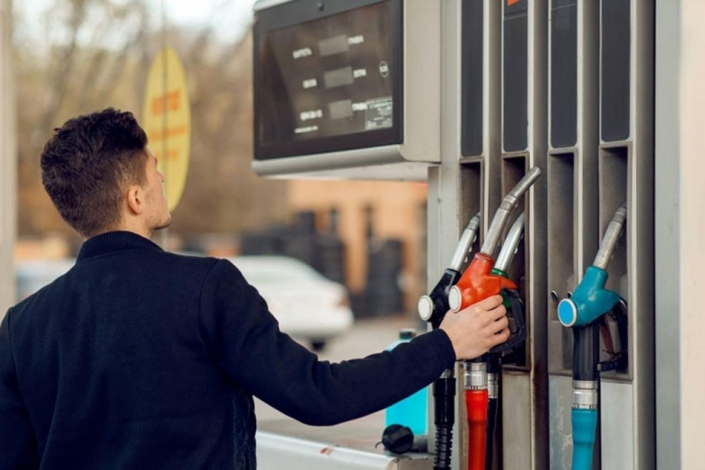 Gorivo u BiH nije bilo jeftinije od pandemije korone: Pogledajte na koliko su spale cijene