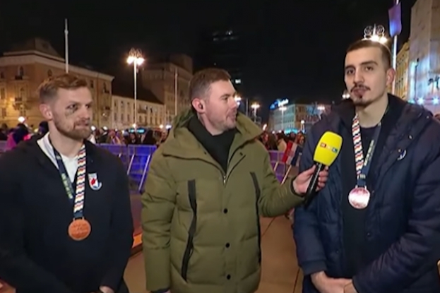 Ljubu&scaron;ak Mario Jurič razgovarao s Ljubu&scaron;acima Matejem i Davidom Mandićem na dočeku rukometa&scaron;a u Zagrebu