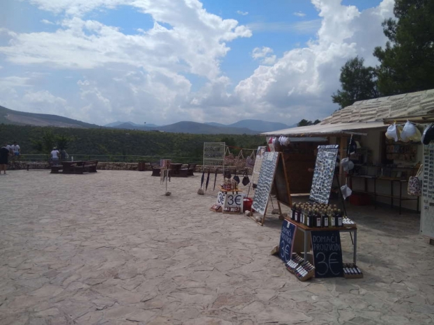 JP Parkovi: Natječaj za davanje  u zakup poslovnog prostora za postavljanje &scaron;tanda na lokalitetu Kravica