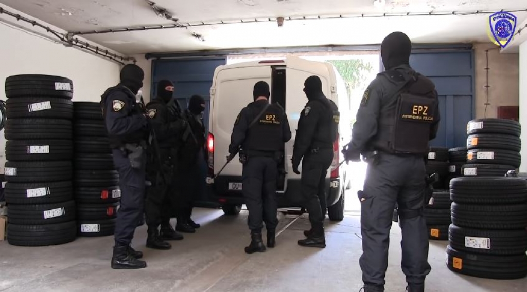 MUP RH objavio video: Evo kako su krijumčari skrili 65 milijuna eura kokaina
