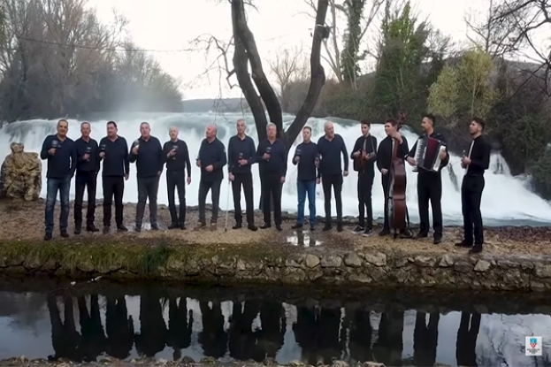 Broćanski bećari snimili novi spot ispred slapova Koćuše