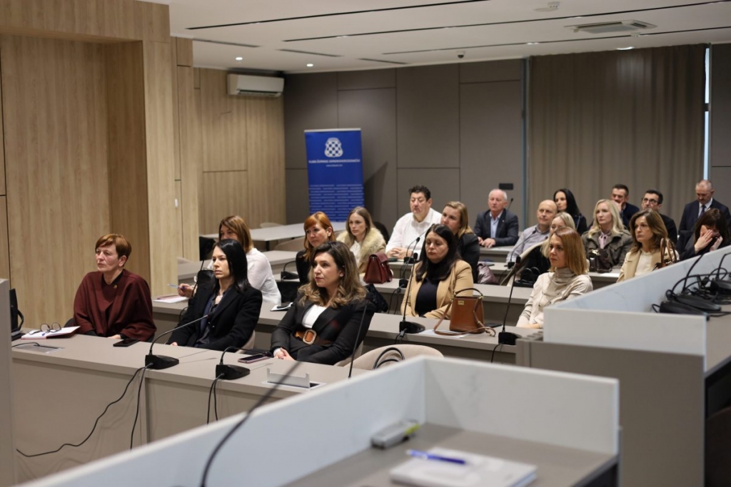 Ravnatelji &scaron;kola Županije Zapadnohercegovačke na sastanku s ministricom Perić povodom zavr&scaron;etka prvog obrazovnog razdoblja