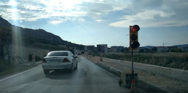 Kaos na Plantaži: Kilometarske kolone, mercedesima kroz crveno [foto&amp;video]
