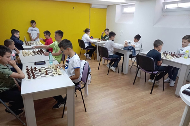 U finalnom turniru u šahu brat i sestra Mihaela i Šimun Enzo Buntić pobjednici u svojim skupinama