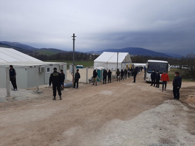 ONI DOLAZE: Devet tisuća migranata čeka na ulaz u BiH