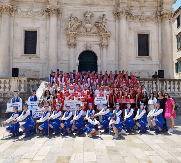 Ljubuške mažoretkinje na smotri mažoretkinja u Dubrovniku