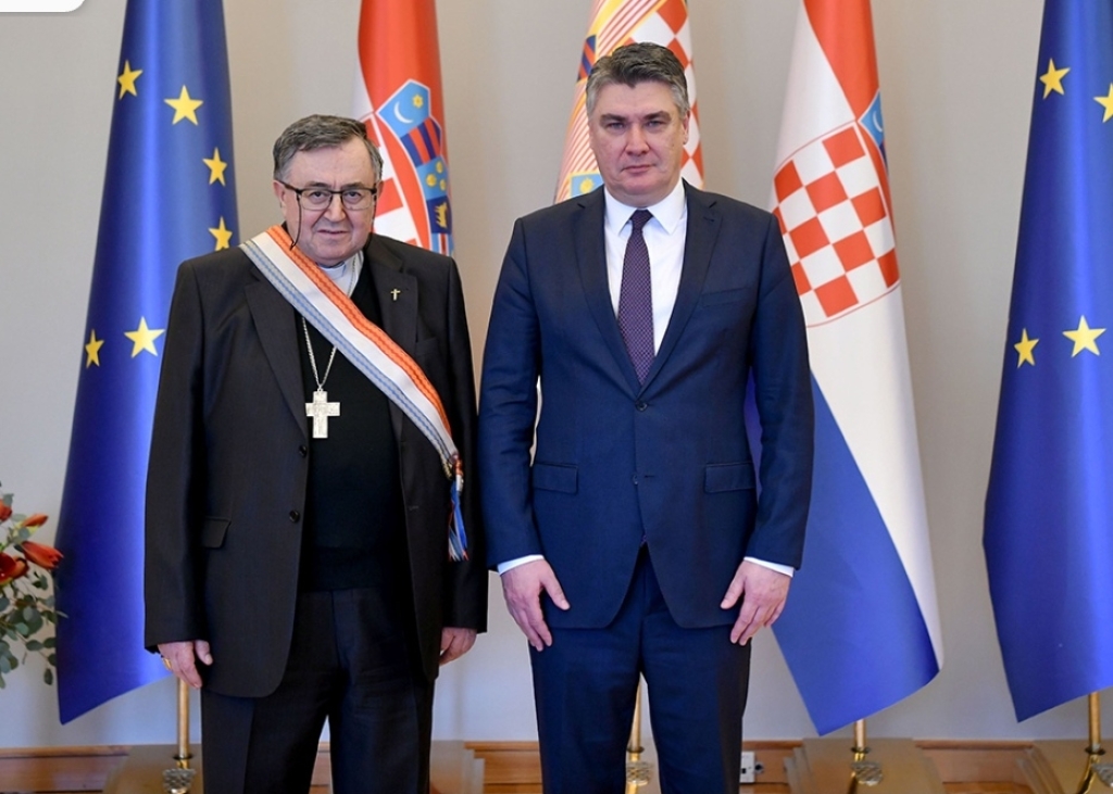 Predsjednik Hrvatske Milanović odlikovao kardinala Puljića