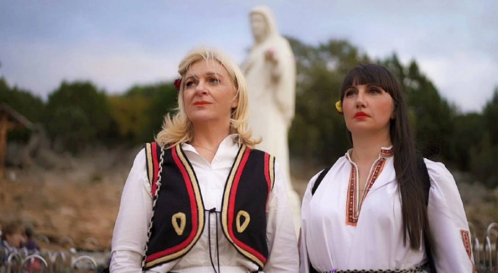 Pjesma koja slavi Hercegovku i njezine korijene: Daniela i Antonela snimile prekrasne kadrove na Brdu ukazanja