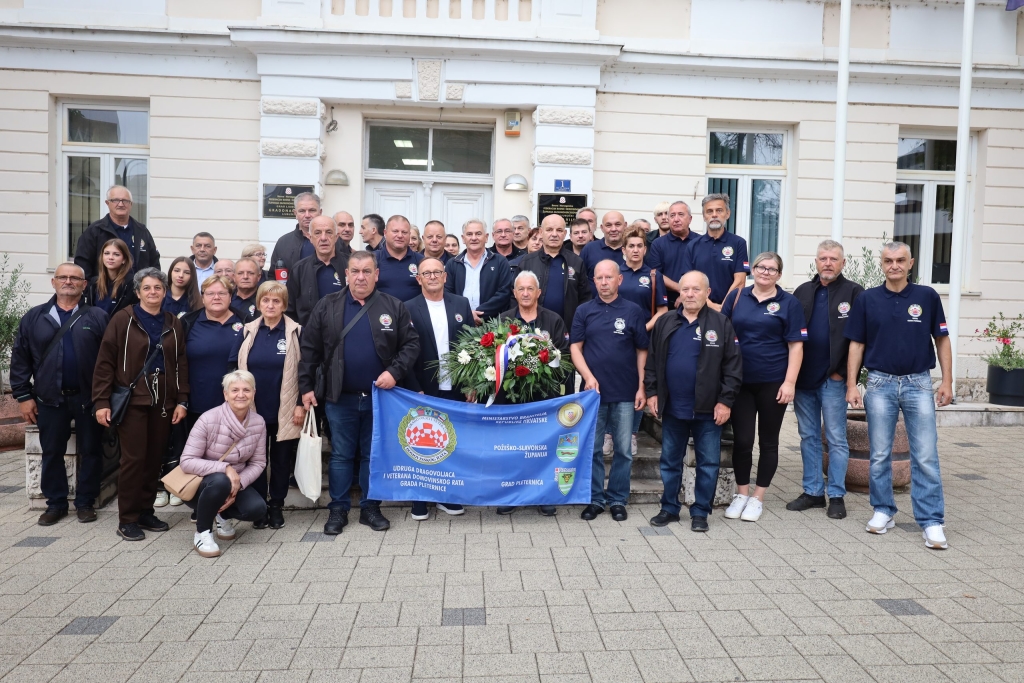 Ljubuški: Branitelji iz Pleternice posjetili Ljubuški i odali počast poginulim hrvatskim braniteljima