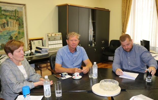 Gradonačelnik Markotić potpisao ugovor: Kreću radovi na utopljavanju škole u Klobuku